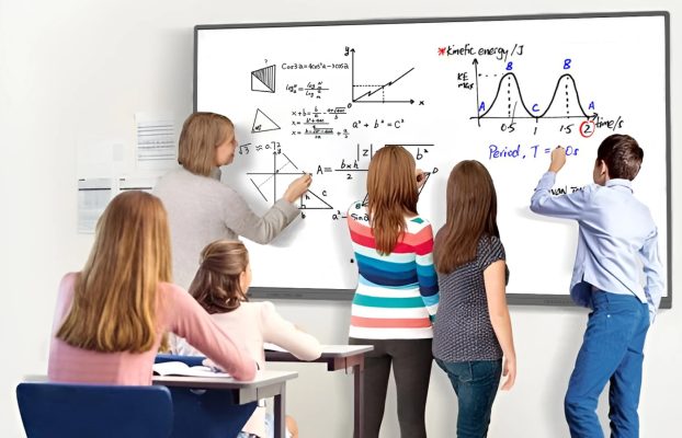 Lợi ích của màn hình cảm ứng dạy học